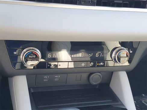 New 2025 Mitsubishi Outlander SE image 18