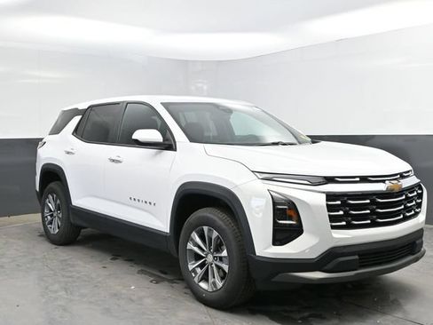 Used 2025 Chevrolet Equinox LT AWD/4WD image 4