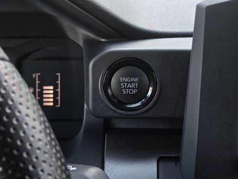 Used 2024 Toyota Tacoma SR5 AWD/4WD image 19
