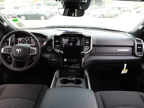 New 2026 RAM 2500 Big Horn AWD/4WD image 32