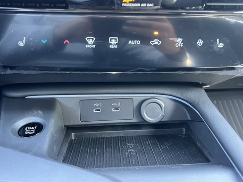 New 2026 Nissan Sentra SV w/ SV Convenience Package FWD image 7
