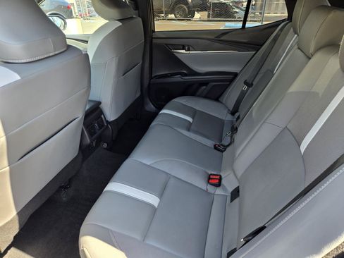 Used 2025 Toyota Camry SE w/ Convenience Package FWD image 25