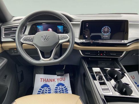 Used 2024 Volkswagen Atlas Cross Sport SE image 19