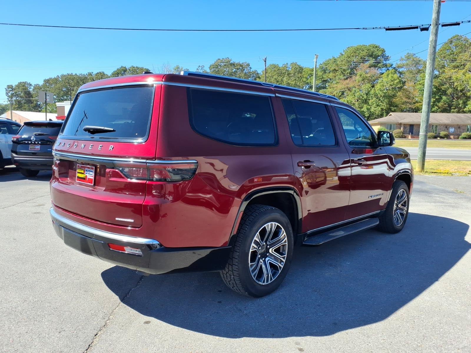 Used 2024 Jeep Wagoneer Series II AWD/4WD image 4