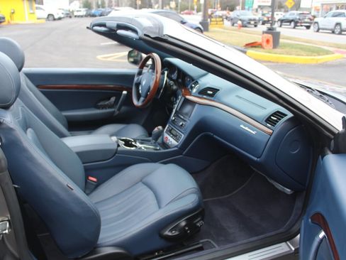 Used 2010 Maserati GranTurismo image 12