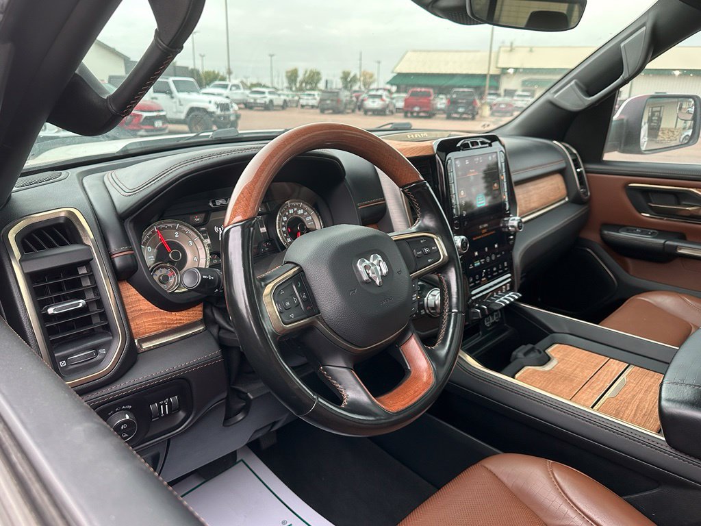 Used 2022 RAM 1500 Limited w/ Body-Colour Bumper Group AWD/4WD image 2