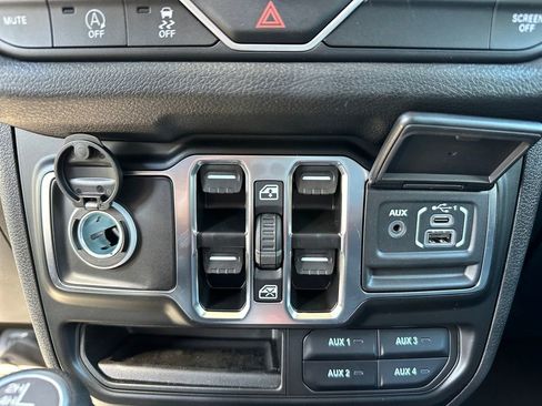 New 2025 Jeep Wrangler Sport S image 27