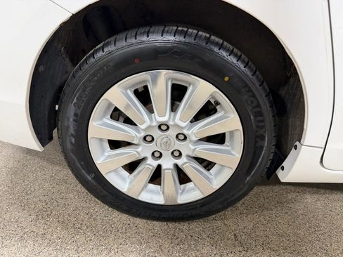 Used 2015 Toyota Sienna LE AWD/4WD image 72
