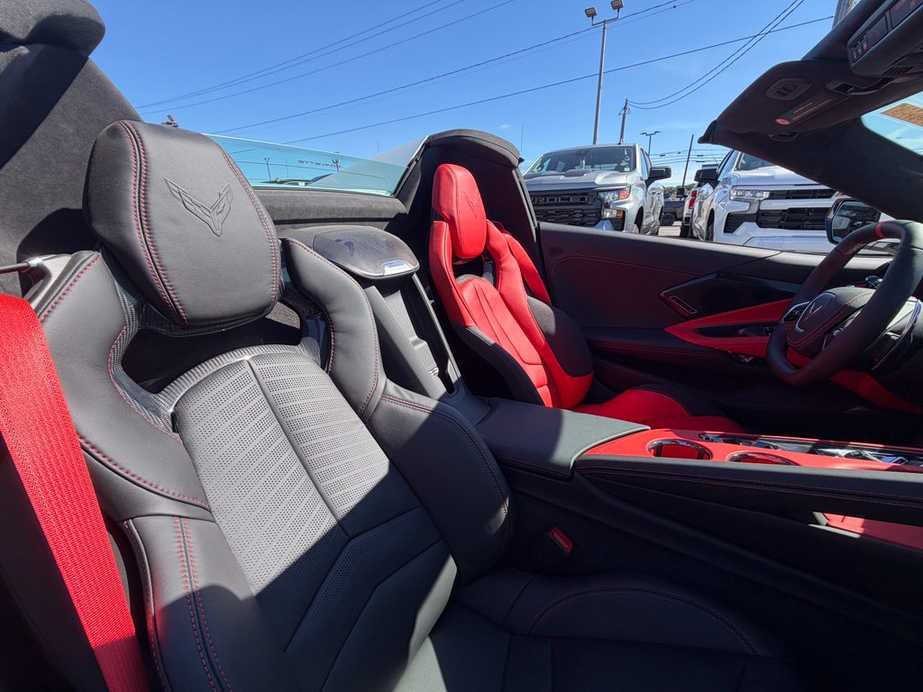 New 2026 Chevrolet Corvette Stingray Premium Conv w/ Z51 Performance Package RWD image 19