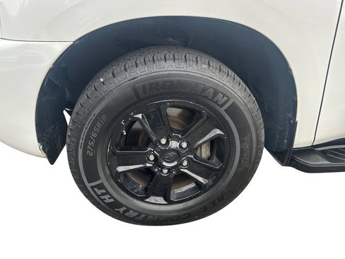 Used 2019 Toyota Sequoia SR5 AWD/4WD image 27