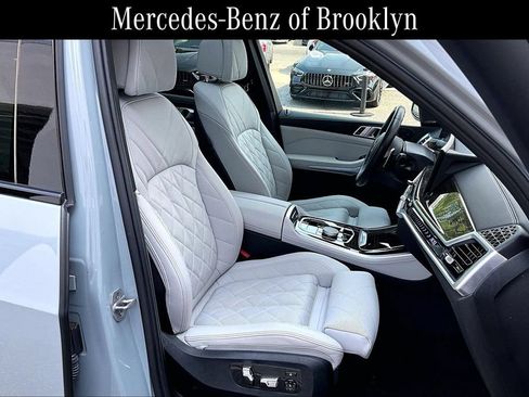 Used 2025 BMW X5 xDrive40i w/ M Sport Package AWD/4WD image 8