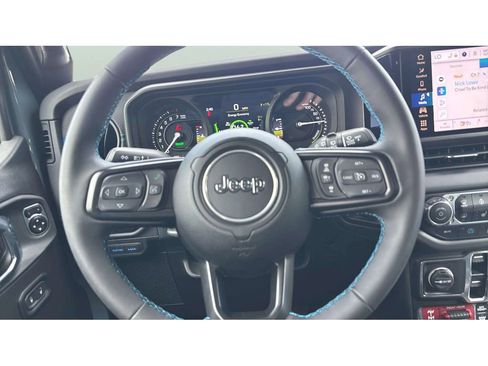 Used 2025 Jeep Wrangler Unlimited Rubicon 4xe w/ Convenience Group image 19