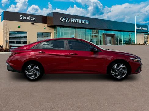 New 2025 Hyundai Elantra Sport image 9