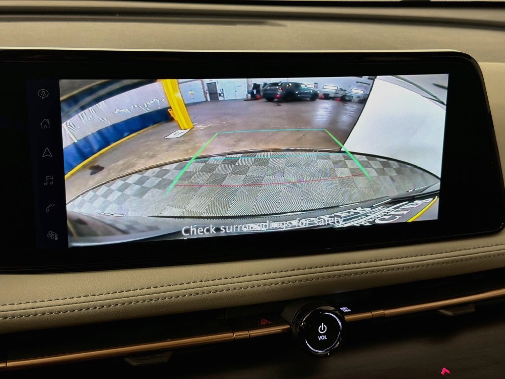 Used 2024 Nissan Ariya AWD image 14