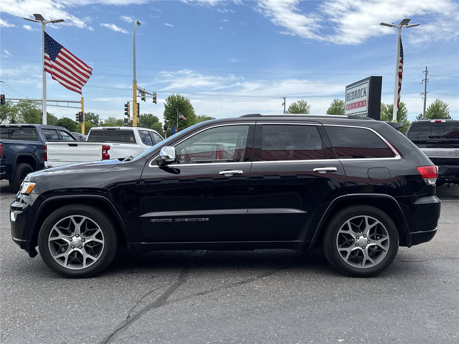 Used 2020 Jeep Grand Cherokee Overland AWD/4WD image 4