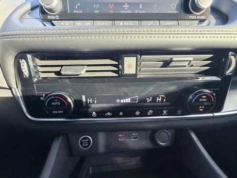 Used 2021 Nissan Rogue SV w/ Premium Package image 14