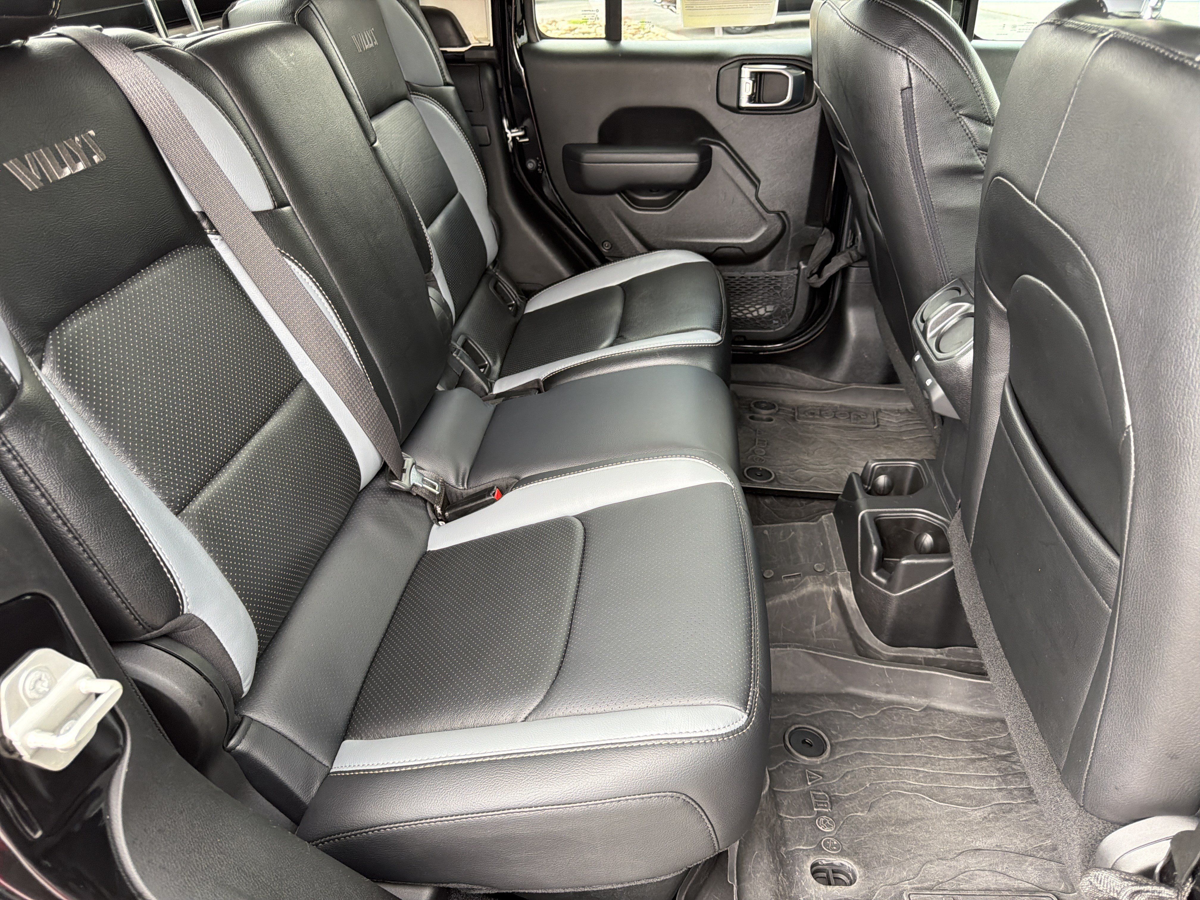Used 2023 Jeep Gladiator Sport AWD/4WD image 18