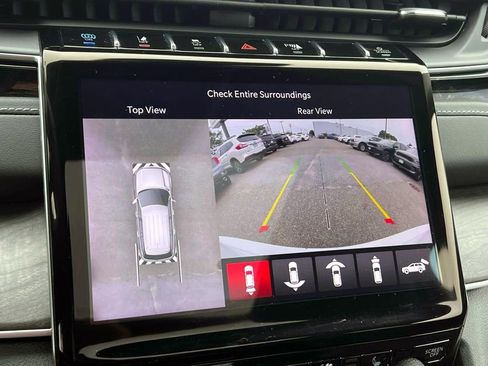 Used 2023 Jeep Grand Cherokee 4WD 4xe w/ Luxury Tech Group II image 31