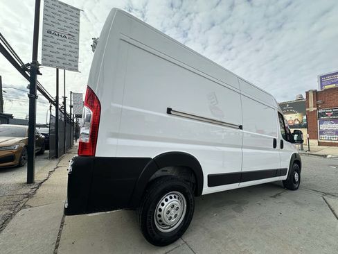 Used 2025 RAM ProMaster 2500 w/ Convenience Group FWD image 9