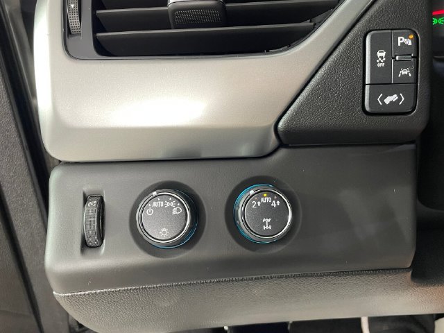 Used 2019 Chevrolet Suburban LT AWD/4WD image 14