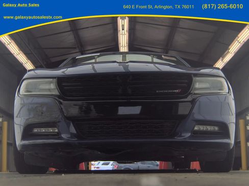 Used 2016 Dodge Charger SXT w/ Blacktop Package RWD image 4