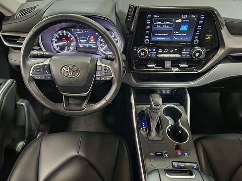 Used 2022 Toyota Highlander XLE image 49
