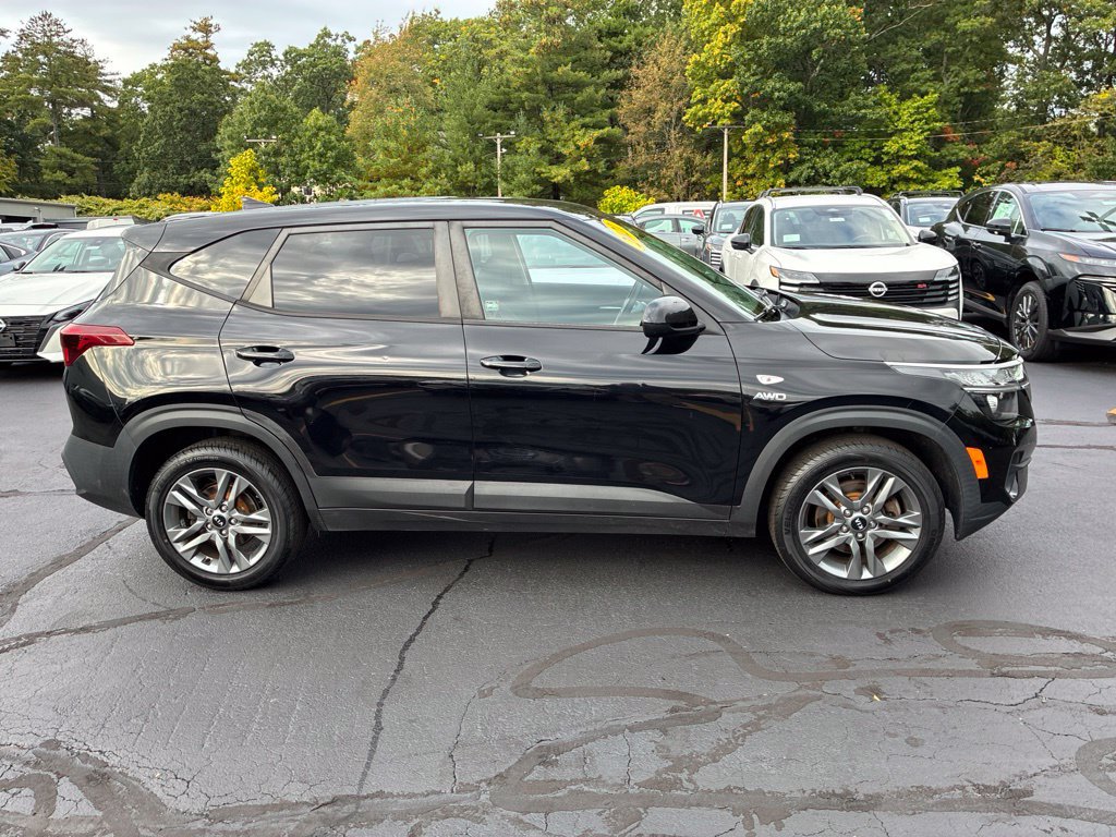 Used 2021 Kia Seltos LX AWD/4WD image 8