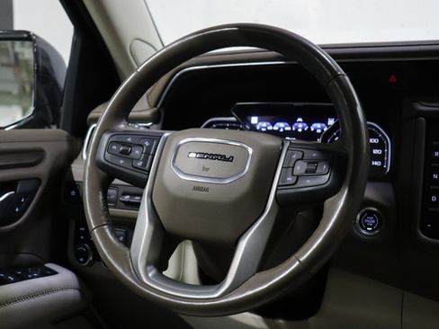 Used 2021 GMC Yukon XL Denali w/ Denali Ultimate Package image 28