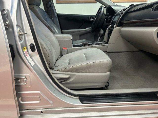 Used 2013 Toyota Camry XLE FWD image 10