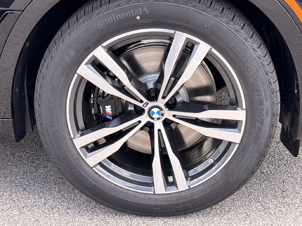 Used 2027 BMW X7 xDrive40i w/ M Sport Package AWD/4WD image 19