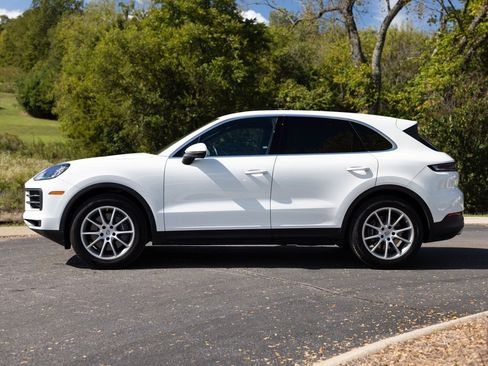 Used 2024 Porsche Cayenne image 5