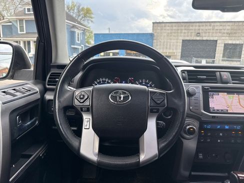 Used 2016 Toyota 4Runner Limited image 9