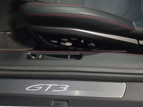 Certified 2022 Porsche 911 GT3 RWD image 32