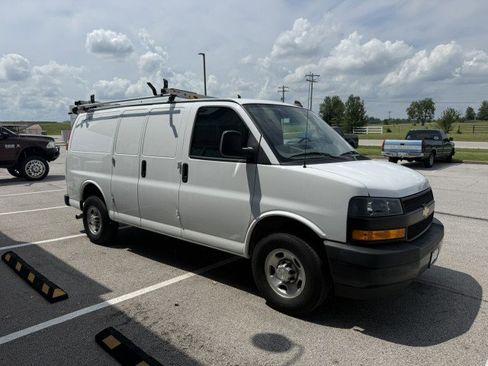 Used 2022 Chevrolet Express 2500 w/ Driver Convenience Package RWD image 3