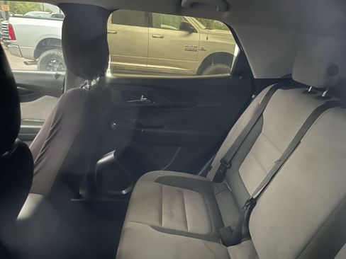 Used 2024 Chevrolet TrailBlazer LT w/ Driver Confidence Package FWD image 8