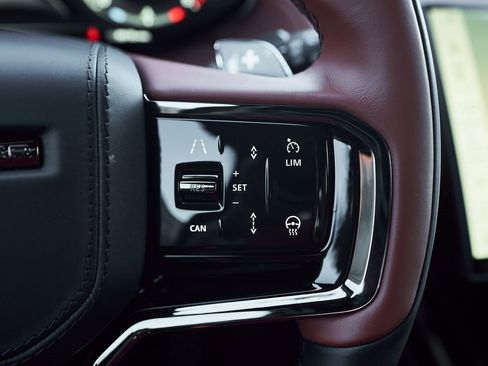 Used 2025 Land Rover Range Rover Sport SV Edition Two image 51