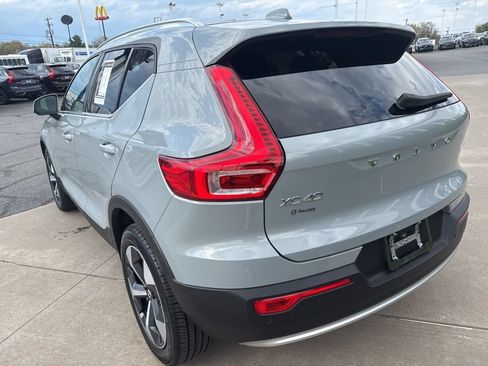 Certified 2024 Volvo XC40 B5 Plus w/ Climate Package AWD/4WD image 8