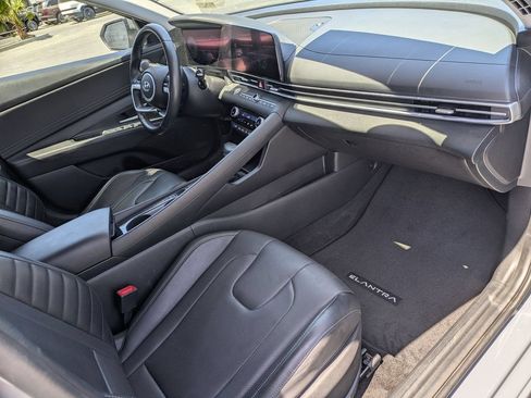 Certified 2023 Hyundai Elantra Limited FWD image 10