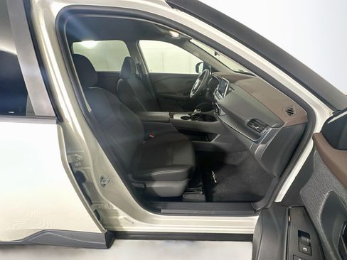 Used 2023 Nissan Rogue S FWD image 29