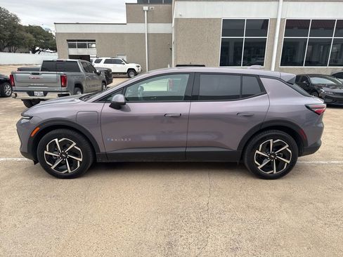 Used 2025 Chevrolet Equinox EV LT image 2