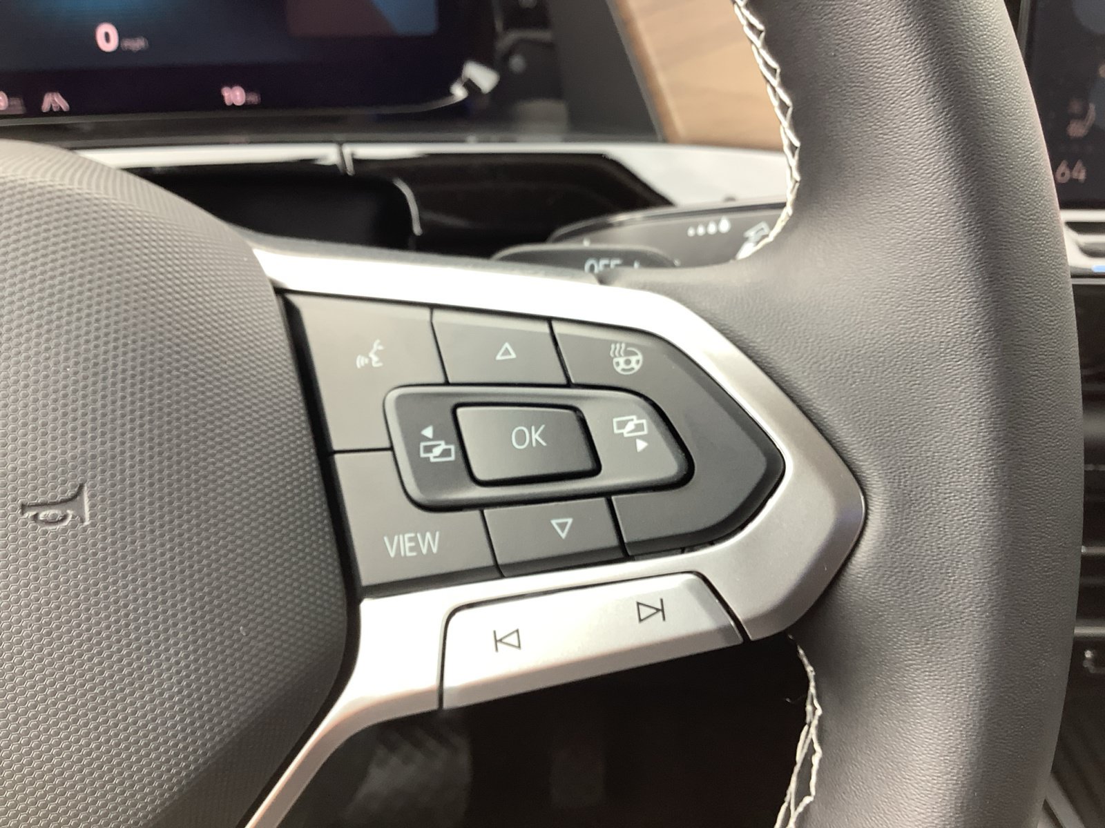 New 2025 Volkswagen Atlas SE FWD image 25