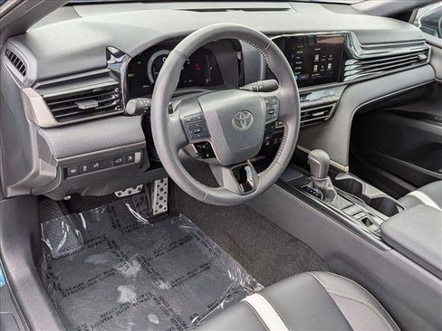 Used 2025 Toyota Camry SE FWD image 10