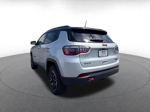 Used 2025 Jeep Compass Trailhawk AWD/4WD image 11