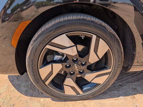 Used 2023 Kia Soul GT-Line w/ GT-Line Technology Package FWD image 9
