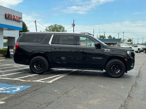 Used 2023 GMC Yukon XL SLE w/ Gmc Pro Safety Plus Package AWD/4WD image 4