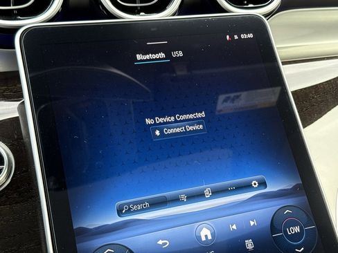 Used 2025 Mercedes-Benz GLC 300 4MATIC image 7