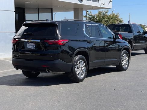 Used 2023 Chevrolet Traverse LT w/ LPO, Cargo Package FWD image 2
