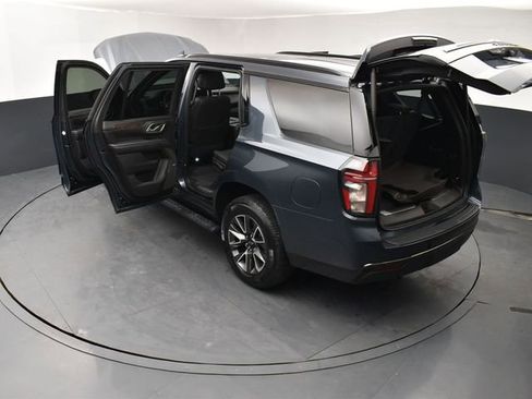 Used 2021 Chevrolet Tahoe Z71 w/ Luxury Package AWD/4WD image 28
