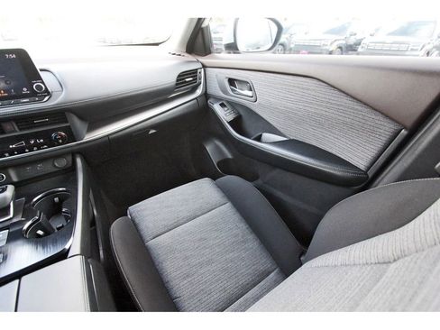 Used 2023 Nissan Rogue SV FWD image 13