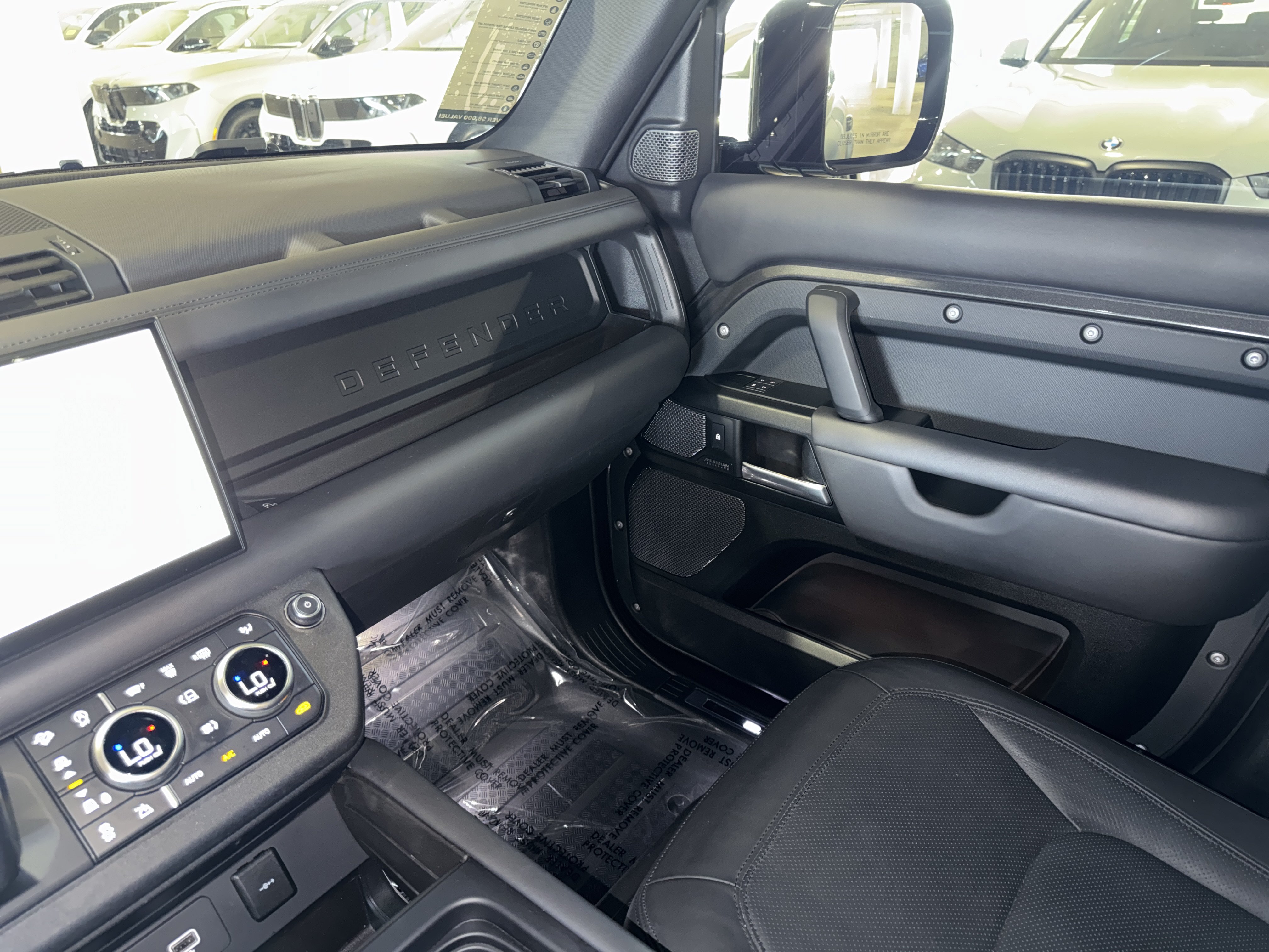 Used 2023 Land Rover Defender 110 V8 AWD/4WD image 30